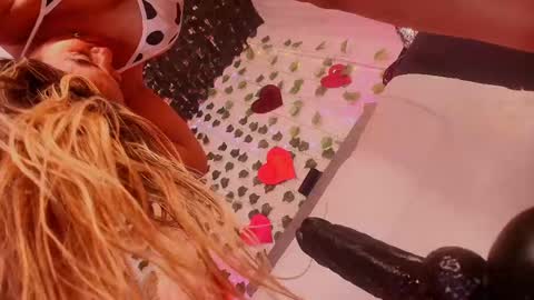 Snapshot of amelia_lov chatting on 02-13-25, 06:09 Amelia online show from 02-13-25, 06:09