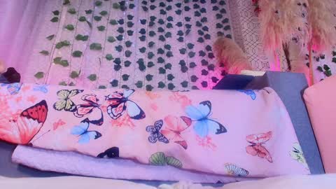 Snapshot of amelia_lov chatting on 03-06-25, 06:08 Amelia online show from 03-06-25, 06:08
