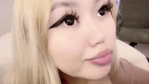 Amelia online show from 02-28-25, 04:10