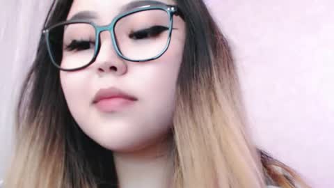 Snapshot of amelia_sunlight chatting on 05-14-26, 06:04 Amelia online show from 05-14-26, 06:04