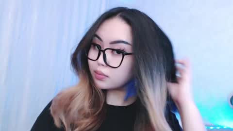 Snapshot of amelia_sunlight chatting on 05-18-26, 04:35 Amelia online show from 05-18-26, 04:35