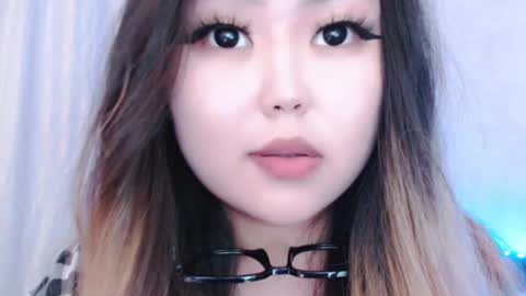 Snapshot of amelia_sunlight chatting on 06-05-26, 05:51 Amelia online show from 06-05-26, 05:51