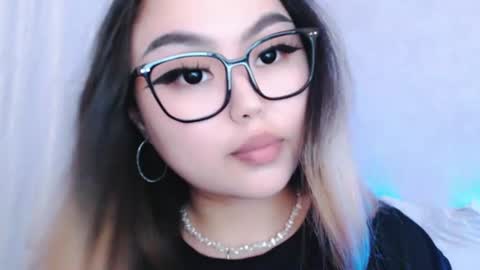 Snapshot of amelia_sunlight chatting on 06-12-26, 04:17 Amelia online show from 06-12-26, 04:17