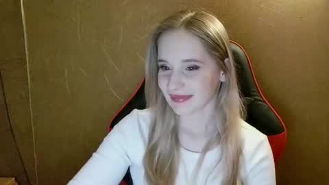 Amelia  online show from 06-18-26, 06:45