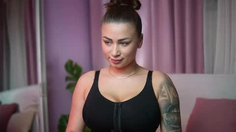 Snapshot of ameliabarbie chatting on 04-15-26, 06:48 Amelia online show from 04-15-26, 06:48