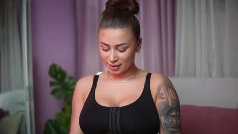 Snapshot of ameliabarbie chatting on 04-22-26, 05:14 Amelia online show from 04-22-26, 05:14