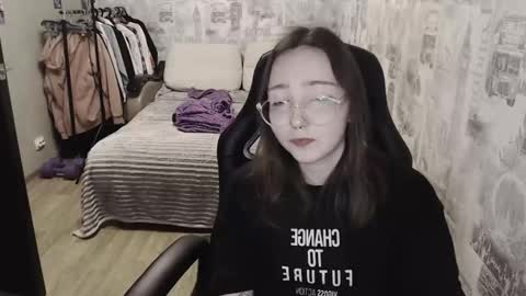 Snapshot of ameliakamishiro chatting on 12-17-24, 02:33 Amelia online show from 12-17-24, 02:33