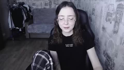 Snapshot of ameliakamishiro chatting on 01-05-25, 11:37 Amelia online show from 01-05-25, 11:37