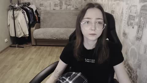 Snapshot of ameliakamishiro chatting on 01-08-25, 05:15 Amelia online show from 01-08-25, 05:15