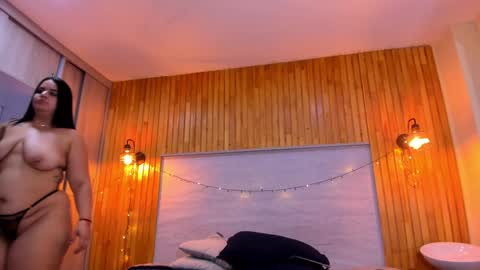 Daniela online show from 12-31-24, 04:35