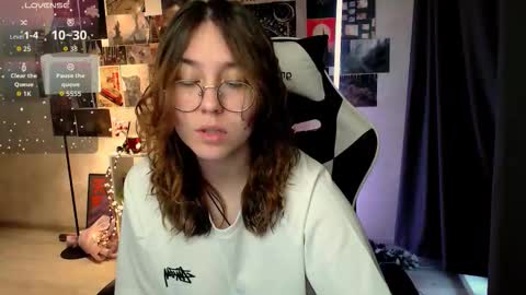 Snapshot of ameliameadd chatting on 10-18-25, 08:59 Amelia online show from 10-18-25, 08:59