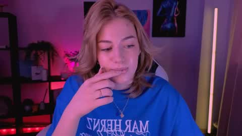 ameliarosaline online show from 05-13-26, 02:42