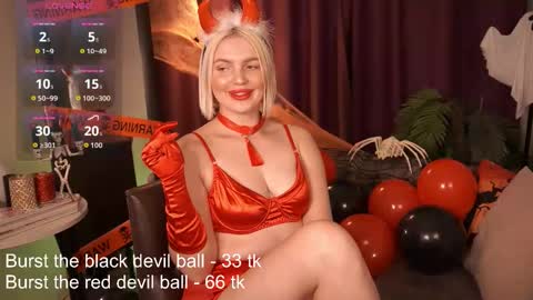  Amelia  online show from 10-31-25, 06:03