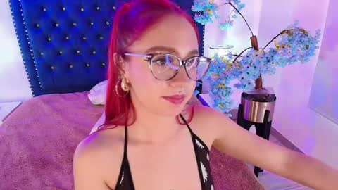 Snapshot of amelie_adamsx chatting on 04-30-26, 08:57 Amelie online show from 04-30-26, 08:57