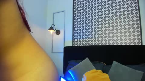 Snapshot of amelie_furtado chatting on 05-03-26, 02:01 amelie online show from 05-03-26, 02:01
