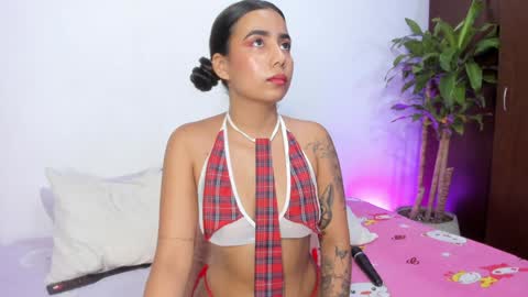 Amelie  online show from 01-31-25, 03:41