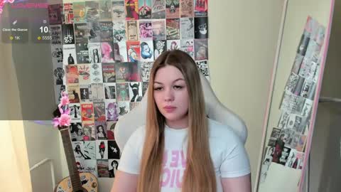 Amelie online show from 05-02-26, 01:54