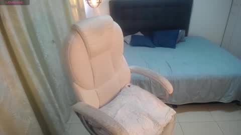 Amelie  online show from 10-27-25, 02:21