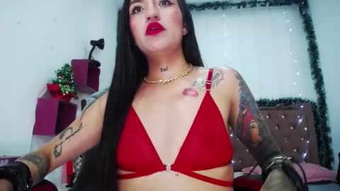 Snapshot of amelierouss chatting on 12-31-24, 09:39 AMELIEROUS .. see you tomorrow kisses online show from 12-31-24, 09:39