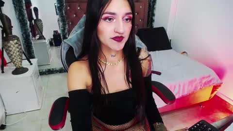 Snapshot of amelierouss chatting on 01-02-25, 02:00 AMELIEROUS .. see you tomorrow kisses online show from 01-02-25, 02:00