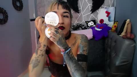 Snapshot of amelierouss chatting on 10-10-25, 10:53 AMELIEROUS .. see you tomorrow kisses online show from 10-10-25, 10:53