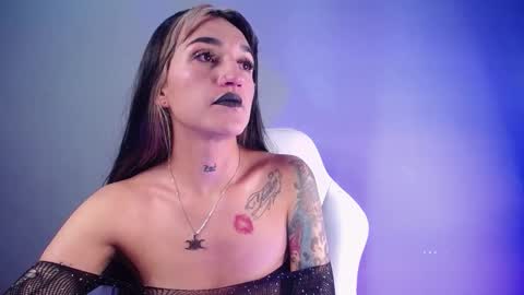 Snapshot of amelierouss chatting on 10-21-25, 03:29 AMELIEROUS .. see you tomorrow kisses online show from 10-21-25, 03:29