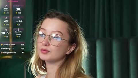 Amelie  online show from 03-21-26, 08:19