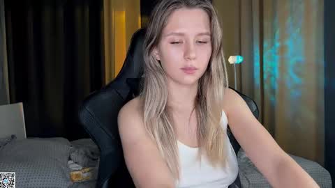 Ameliia castro online show from 10-08-25, 01:53