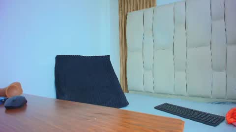 Amell Thomson online show from 07-16-26, 11:38