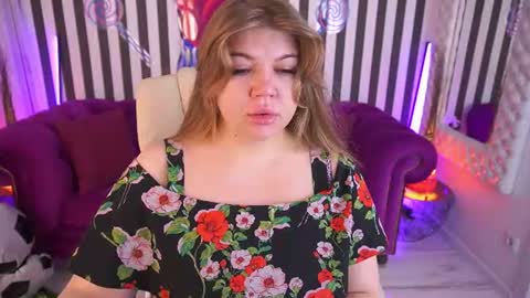 Snapshot of amellywhite chatting on 07-04-26, 01:06 Alina online show from 07-04-26, 01:06