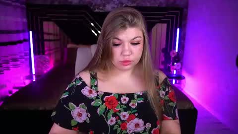 Snapshot of amellywhite chatting on 07-26-26, 12:56 Alina online show from 07-26-26, 12:56