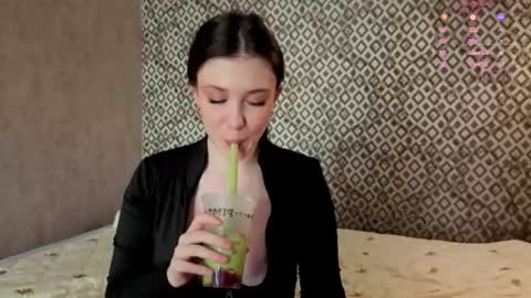 amelyay online show from 06-12-26, 12:37
