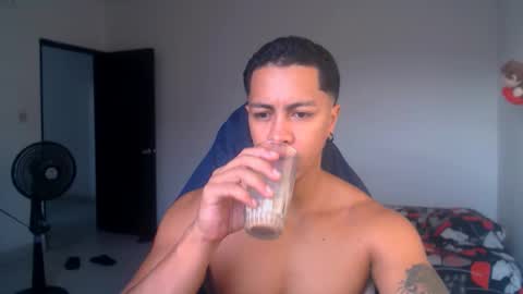 Snapshot of american_challenges chatting on 02-13-26, 12:01 miguel online show from 02-13-26, 12:01