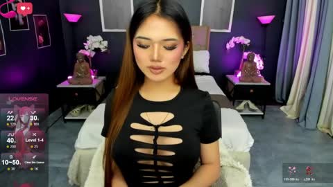 Snapshot of amethyst_claire chatting on 06-08-26, 12:05 Claire online show from 06-08-26, 12:05