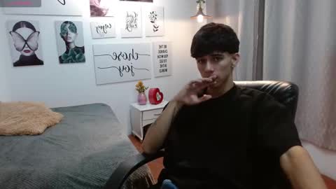 Snapshot of amethystshadow chatting on 10-24-25, 03:52 amethystshadow online show from 10-24-25, 03:52