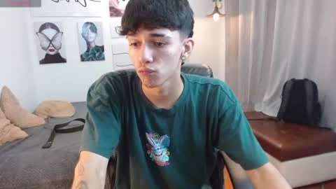 Snapshot of amethystshadow chatting on 11-04-25, 04:06 amethystshadow online show from 11-04-25, 04:06