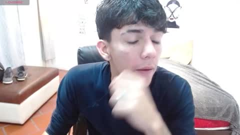 Snapshot of amethystshadow chatting on 11-14-25, 04:06 amethystshadow online show from 11-14-25, 04:06