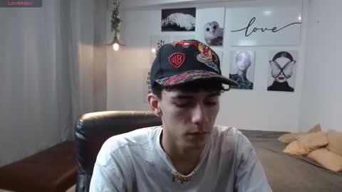 Snapshot of amethystshadow chatting on 11-18-25, 04:55 amethystshadow online show from 11-18-25, 04:55