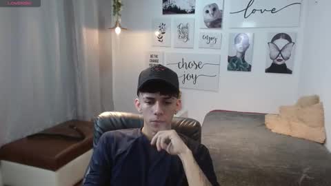 Snapshot of amethystshadow chatting on 11-20-25, 04:29 amethystshadow online show from 11-20-25, 04:29