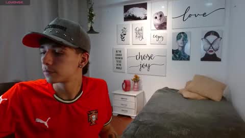 Snapshot of amethystshadow chatting on 12-02-25, 04:13 amethystshadow online show from 12-02-25, 04:13