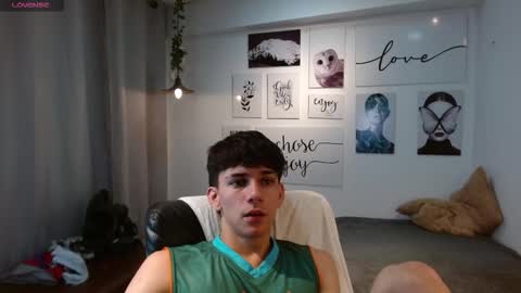 Snapshot of amethystshadow chatting on 12-04-25, 05:21 amethystshadow online show from 12-04-25, 05:21