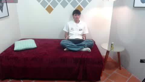 Snapshot of amethystshadow chatting on 12-16-25, 04:34 amethystshadow online show from 12-16-25, 04:34