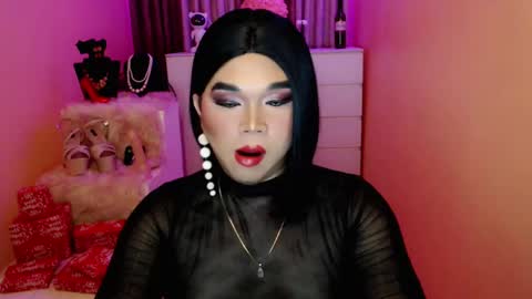 Queen Mireska online show from 12-21-24, 05:40