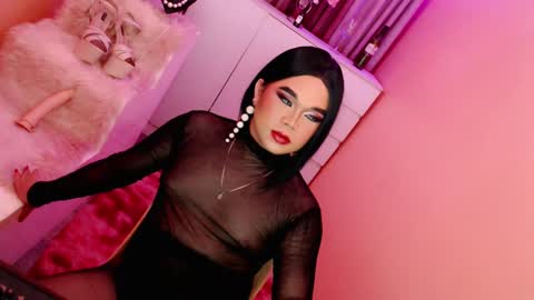 Queen Mireska online show from 01-15-25, 05:26