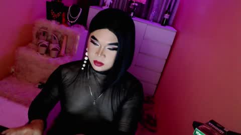 Queen Mireska online show from 01-16-25, 04:28