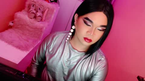 Queen Mireska online show from 01-21-25, 05:51