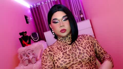 Queen Mireska online show from 02-02-25, 02:02