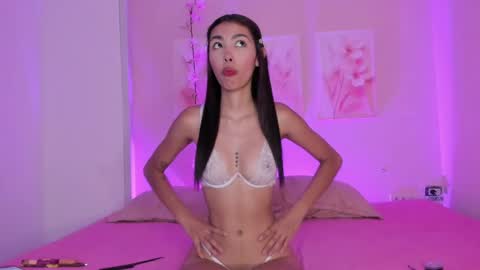 AmiiClark  online show from 04-12-26, 07:08