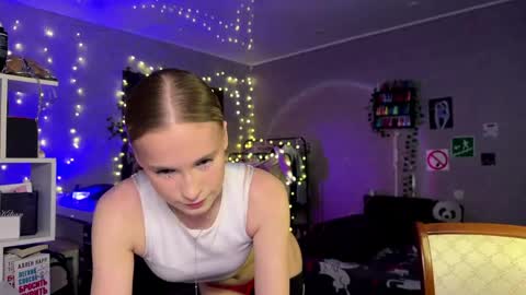 Amily online show from 04-08-26, 02:39