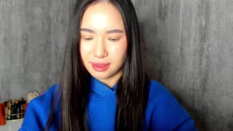 Amina online show from 12-19-24, 09:40